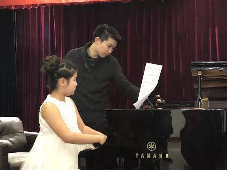 【报道】713贵宾会检测线路艺术家鲍释贤钢琴独奏音乐会及大师班于河北秦皇岛成功举办