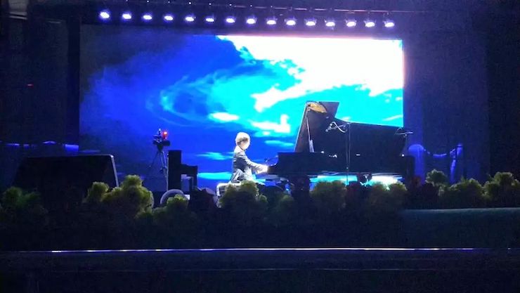 713贵宾会检测线路艺术家宋思衡“80后的时光机”多媒体音乐会内蒙古巡演圆满落幕