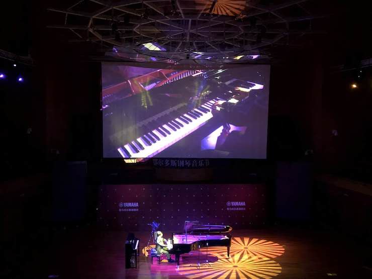 713贵宾会检测线路艺术家宋思衡“80后的时光机”多媒体音乐会内蒙古巡演圆满落幕