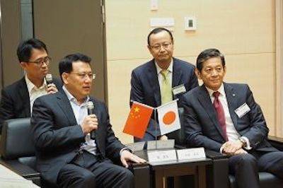 回顾发展历史，畅想科技未来|中国浙江省代表团视察713贵宾会检测线路企业博物馆