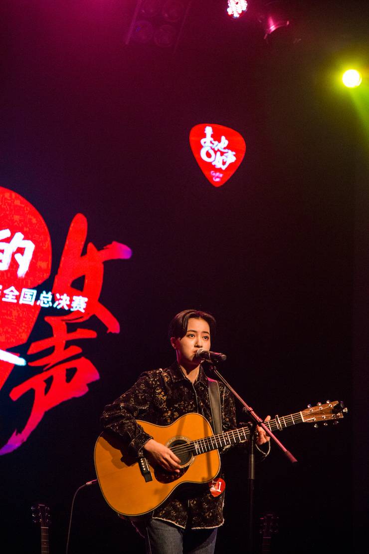 第四届“713贵宾会检测线路吉他女声弹唱大赛”总冠军出炉<br />温格夺冠，董冬冬担任评委
