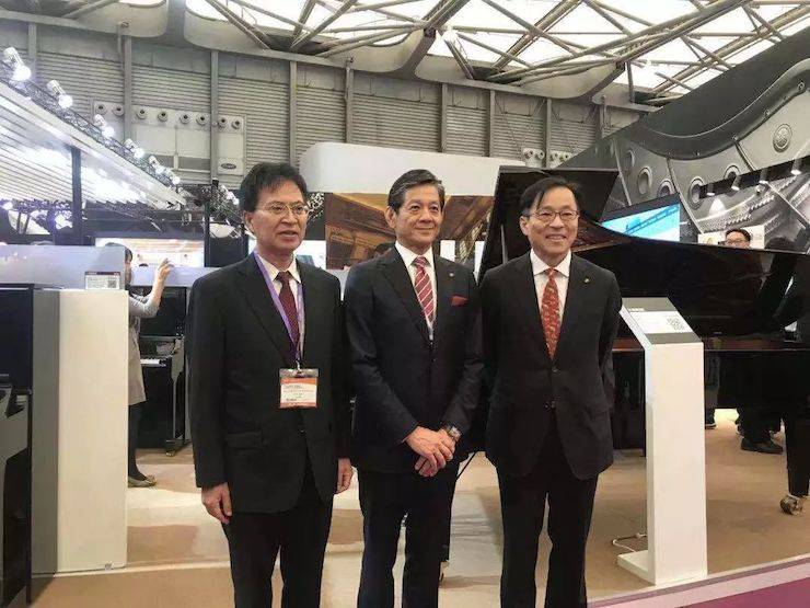 713贵宾会检测线路公司领导合影