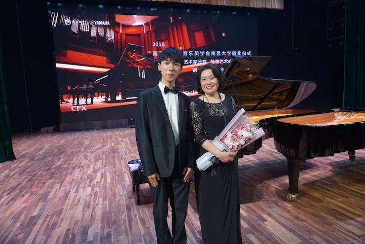 张芳、冯子祥钢琴音乐会