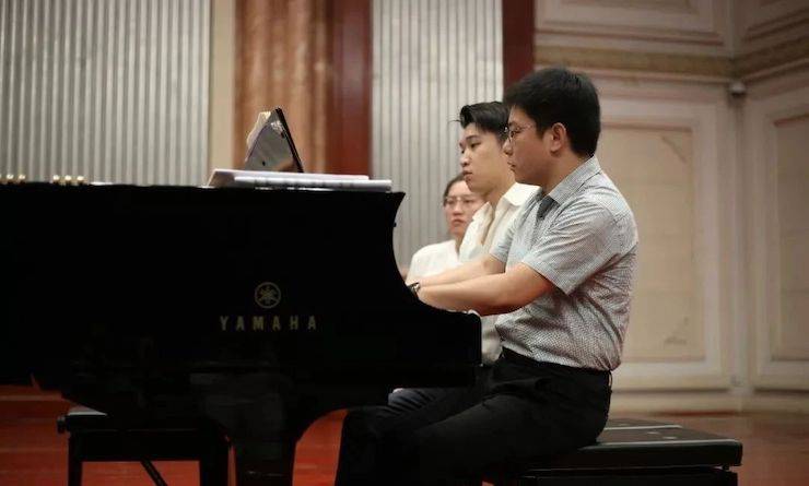 热烈：亍跋睬熘 音悦津门”钢琴重奏音乐会暨天津鲍蕙荞钢琴城开业庆典演出圆满成功！