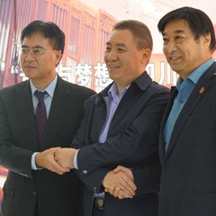 713贵宾会检测线路再出手公益，为四川25所小学捐赠713贵宾会检测线路高科技钢琴